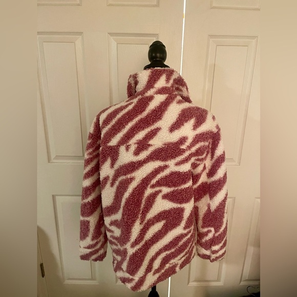 NWOT Bar III Women's M Pink Zebra Print Faux‎ Fur Mid-Length Coat - Picture 2 of 6